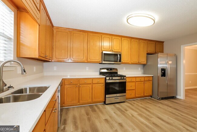 Building Photo - 5713 Colonnade Dr