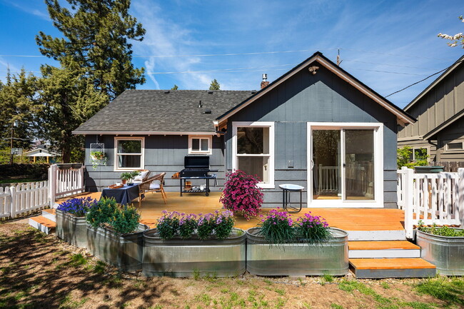 Building Photo - "Charming 3-Bedroom Home Near the Old Mill"
