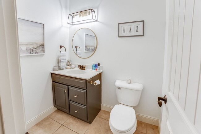 Building Photo - LUXURY 5 BEDROOM HOME AVAILABLE IN MAHOMET