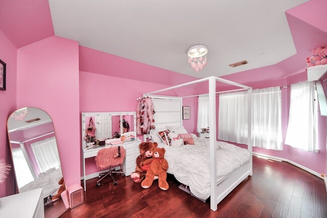 Building Photo - 17314 Pinecreek Hollow Ln