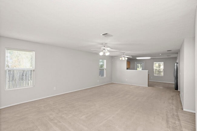 Building Photo - 5248 Sunsail Dr