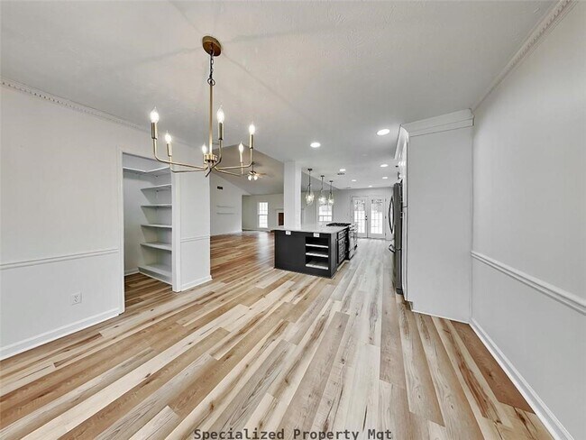 Building Photo - 4660 Hampton Square Dr