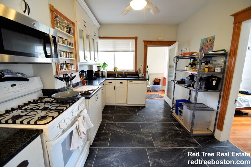 Building Photo - 29 Page St