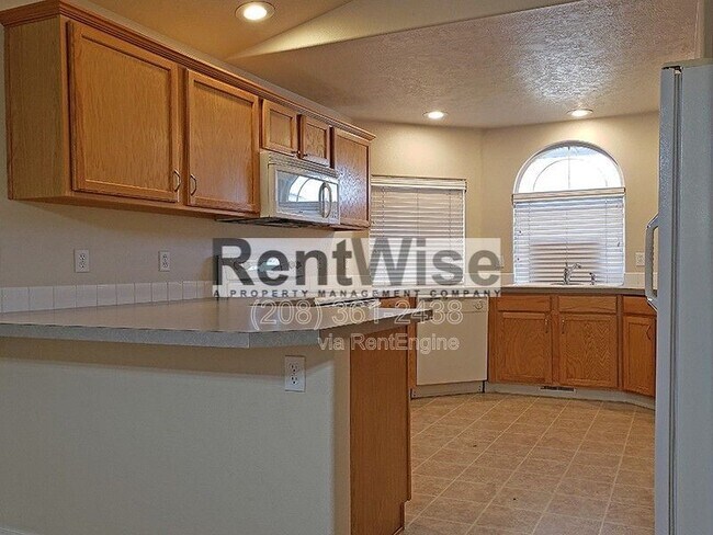 Building Photo - 12343 W Abram Dr