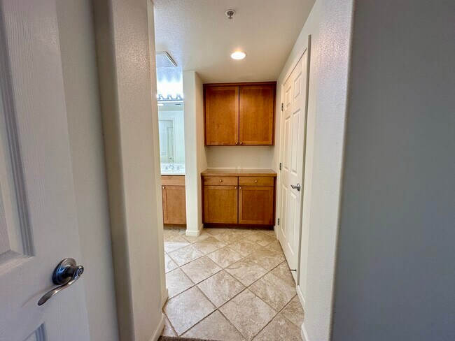 Building Photo - 809 Auzerais Ave