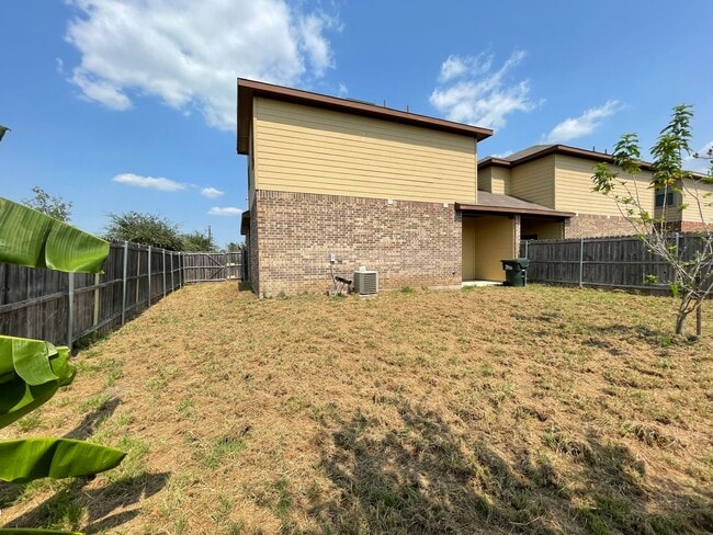 Building Photo - Townhome for rent