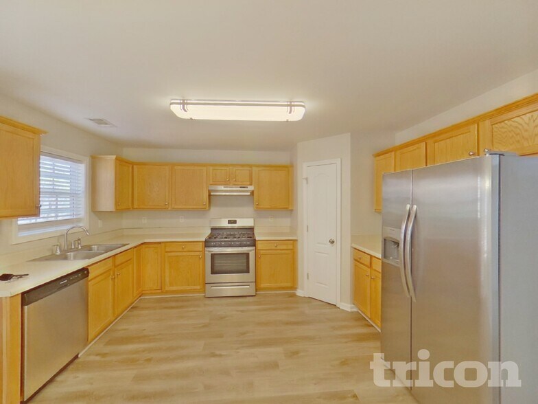 Building Photo - 177 Whetstone Way