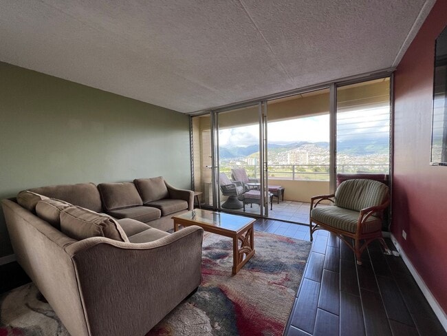 Building Photo - 2BD/2BA/1PKG at Kealani Condominium in Wai...