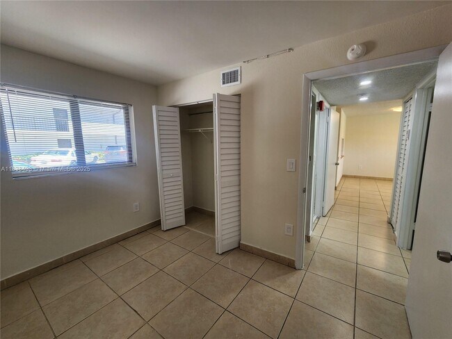 Building Photo - 19600 SW 110th Ct