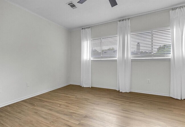 Building Photo - 1413 Baffin Cove