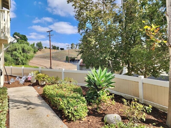 Building Photo - 26316 Los Viveros