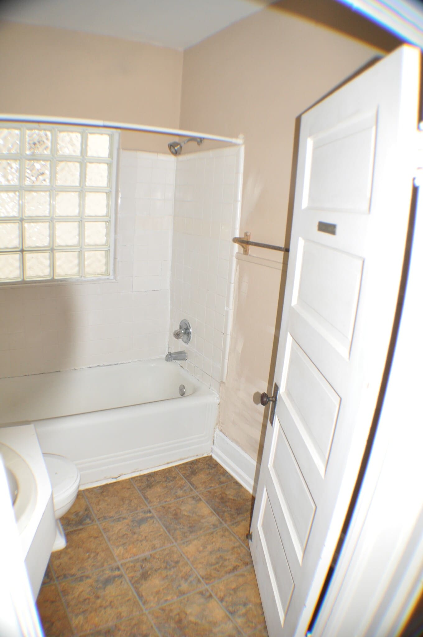 Building Photo - 913 Illinois St