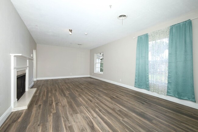 Building Photo - Spacious 4/2 in Maitland's English Estates!