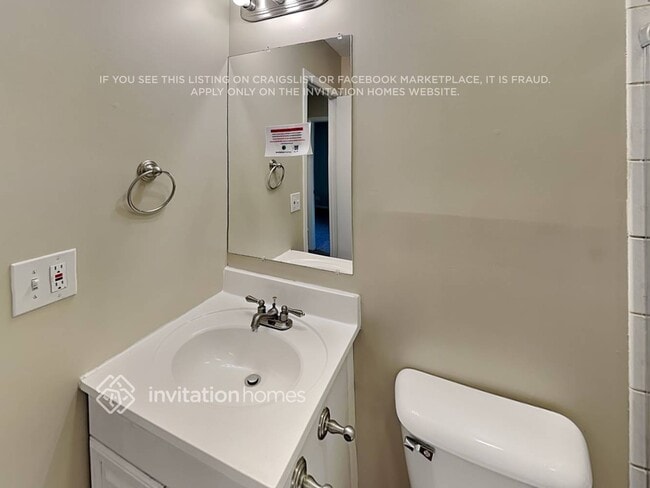 Building Photo - 324 Waverly Dr