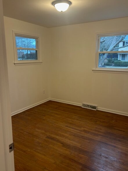 Building Photo - 207 Steven Dr