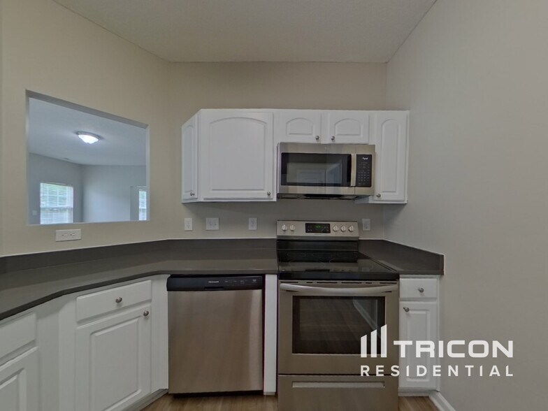 Building Photo - 3908 Chatterleigh Dr
