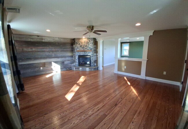 Building Photo - 2513 Donegal Springs Rd