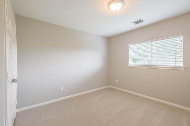 Building Photo - 17627 Quiet Loch Ln