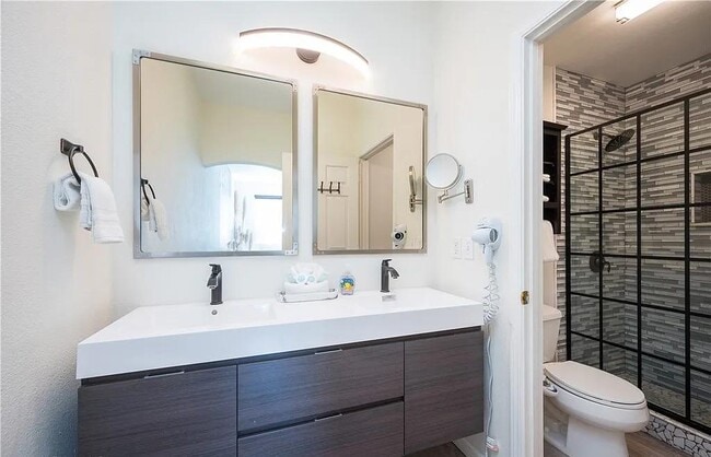 Building Photo - 444 Pier Ave