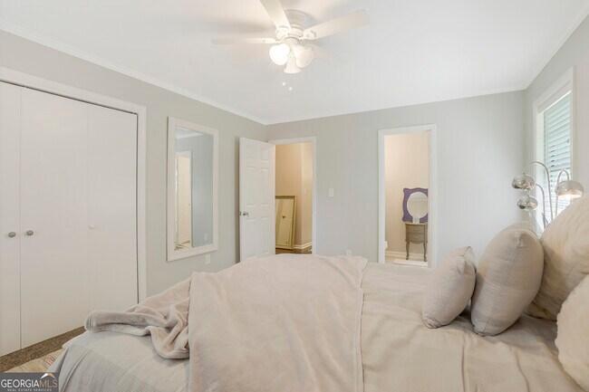 Building Photo - 3211 Flamingo Dr