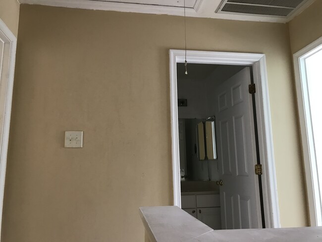 Building Photo - 8612 Springwater Dr