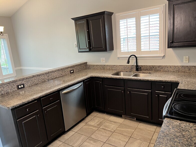 Building Photo - 1509 Sudbury Ct
