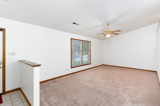 Building Photo - Fantastic Location! Close to MKT & Twin Lakes! 3BR/2.5BA/2000sqft., 2-Car Garage, Large Fenced Ya...