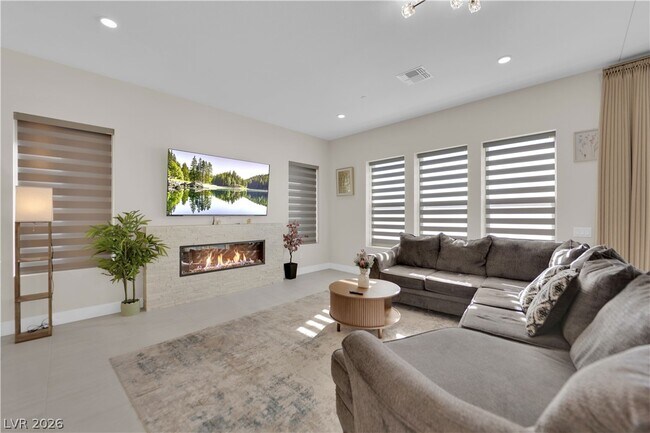 Building Photo - 10663 Stone Ledge Ave