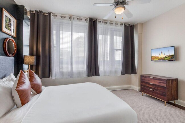 Building Photo - 925 Common St