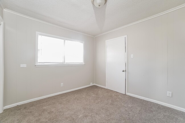 Building Photo - 3714 Bedford Ln