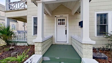 Building Photo - Down Stairs Apartment in Springfield
