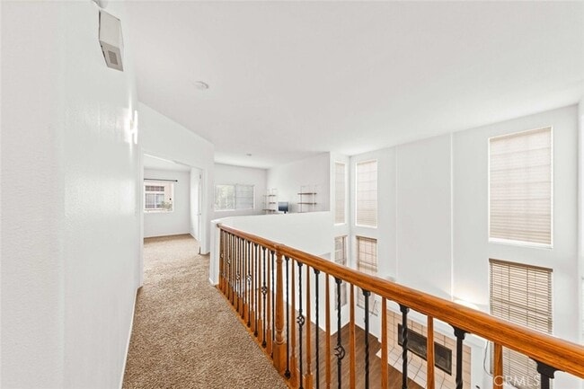 Building Photo - 7448 Bellingham Ave