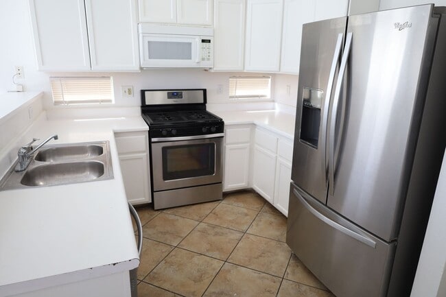 Building Photo - Lovely Two-Story home with Pool on Eastside!