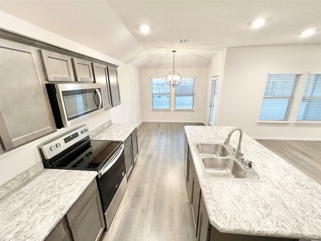 Building Photo - 1125 Silver Maple Ln