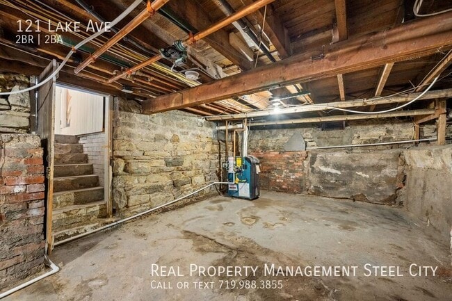 Building Photo - 121 Lake Ave