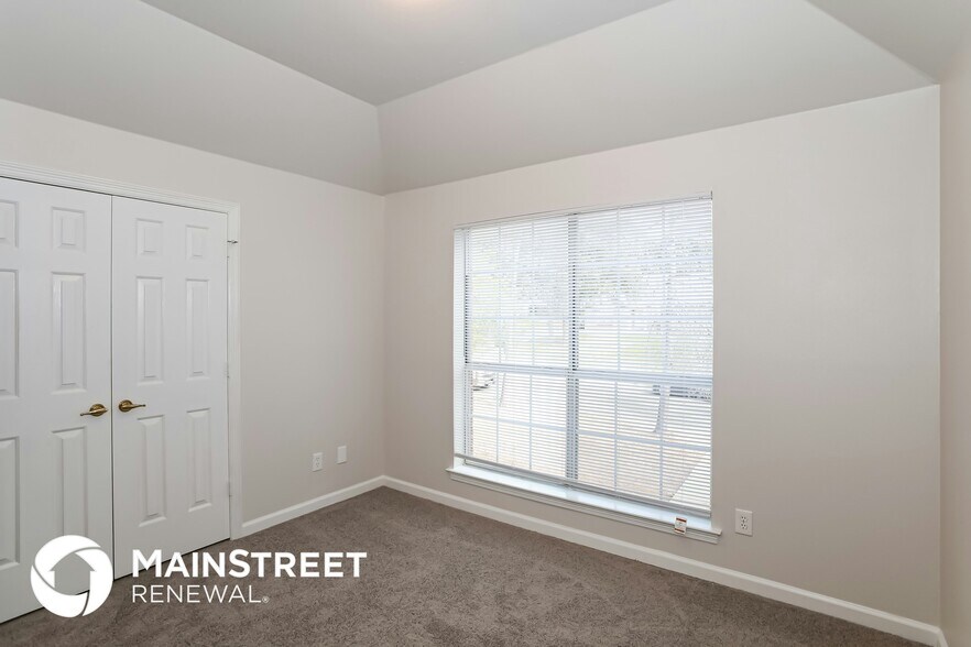 Building Photo - 1408 FoxHollow