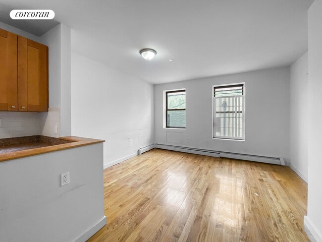 Building Photo - 2427 7th Ave