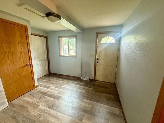 Building Photo - 3 Bed 1 Bath Single Family Home in Wausau