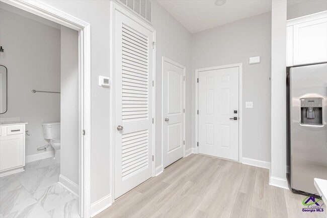 Building Photo - 1009 Northside Dr