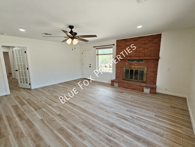 Building Photo - 5440 W Placita De La Promesa