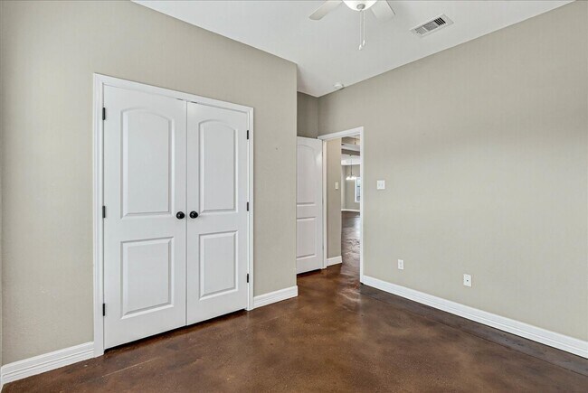 Building Photo - 7237 Lake Tranquility Dr