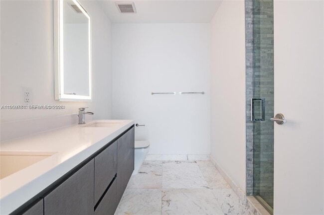 Building Photo - 851 NE 1st Ave