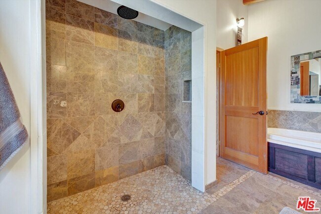 Building Photo - 1850 Olivera Dr