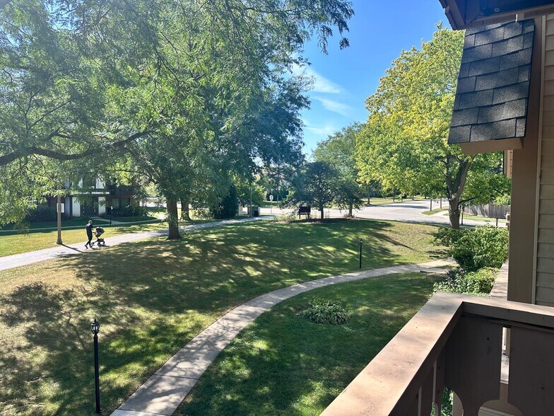 Building Photo - 17 Parkside Ct