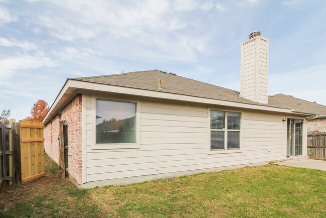 Building Photo - 13136 Settlers Trail