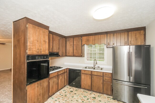 Building Photo - Fantastic 4bd/2.5ba home! Coming soon!