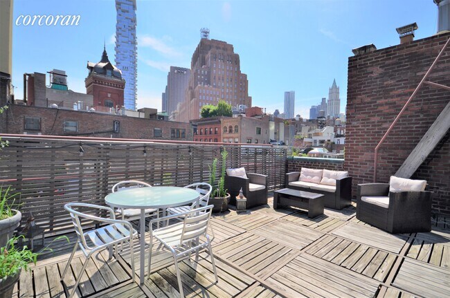 Primary Photo - 361 Greenwich St