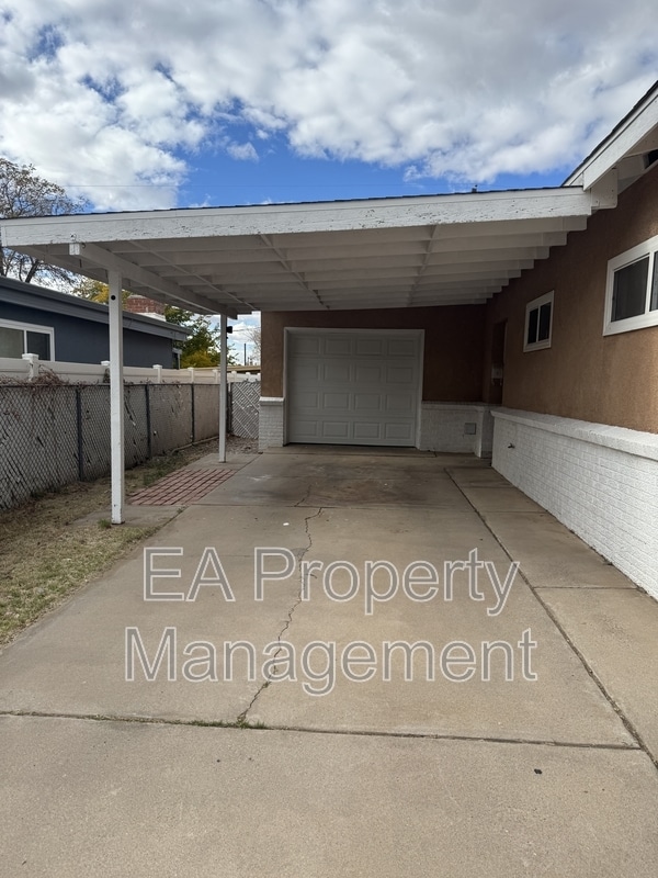 Building Photo - 1417 Dorothy St NE