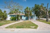 Building Photo - Fully Renovated Beachside Beauty – Walk to...
