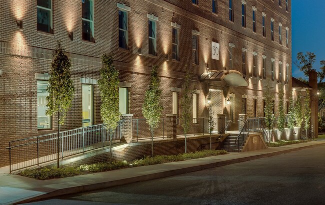 Building Photo - 210 30th Ave N